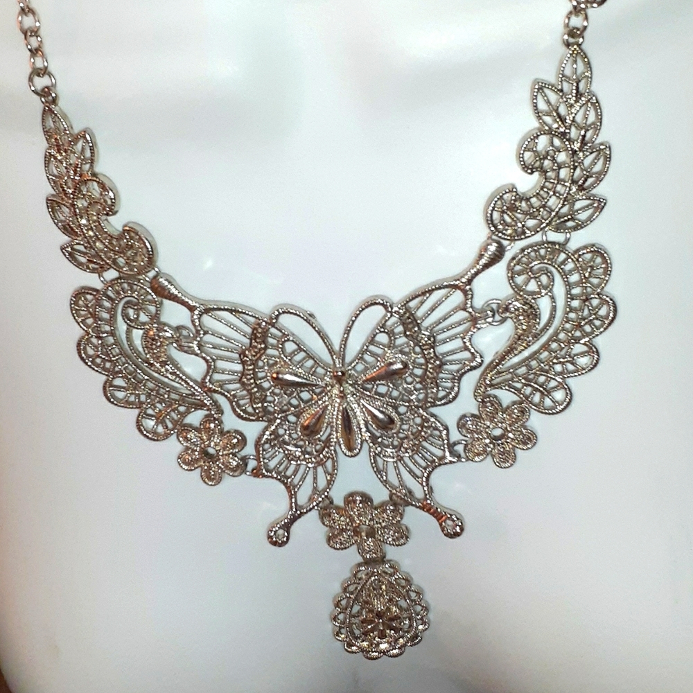 Vintage Gorgeous Butterfly Necklace